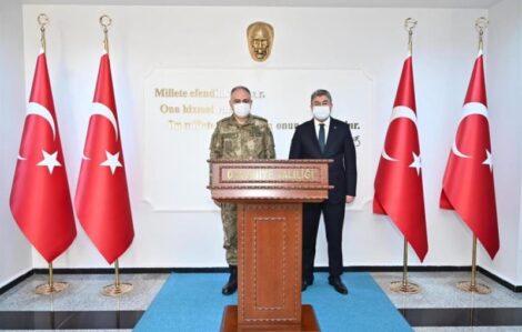 2. Ordu Komutanı Orgeneral Metin Gürak, Osmaniye Valisi Erdinç Yılmaz’ı ziyaret etti
