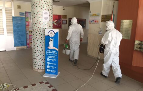 Belediye okullarda dezenfekte çalışmaları yaptı