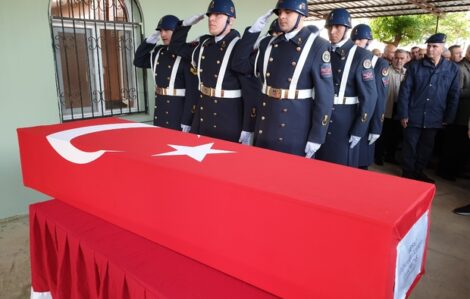 Kalp krizinden vefat eden uzman çavuşun cenazesi Kadirli’de defnedildi