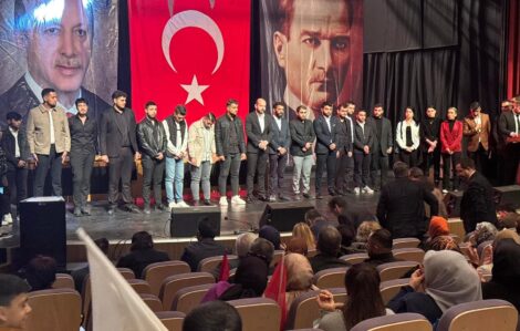 Kadirli Ak parti gençlik kolları başkanı Alperen Demirci oldu