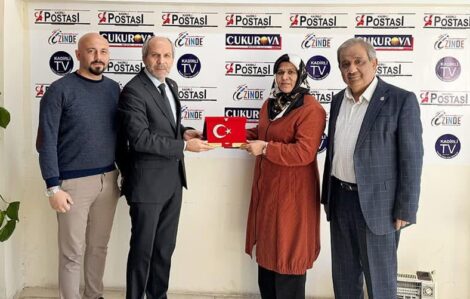 Gazetecilere teşekkür plaketi